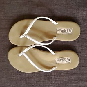 Flip flops by flojos! White strap, worn once